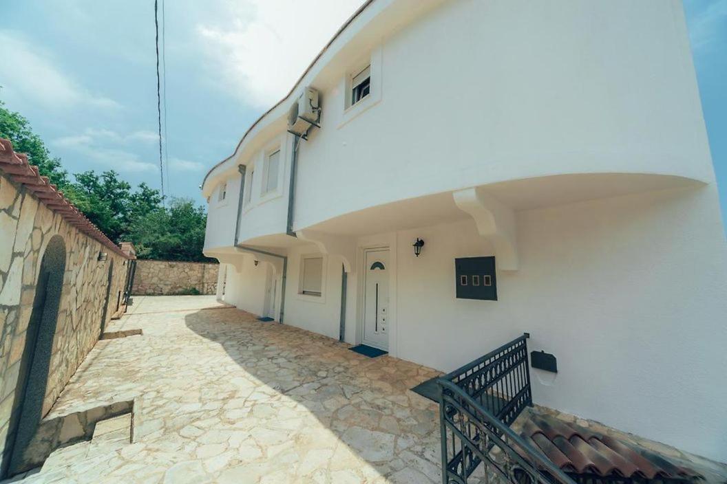 Apartmani Buena Vista بار المظهر الخارجي الصورة
