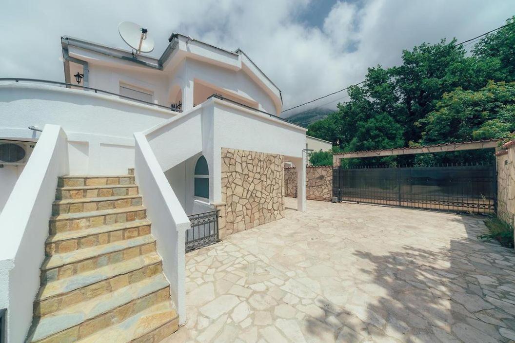 Apartmani Buena Vista بار المظهر الخارجي الصورة