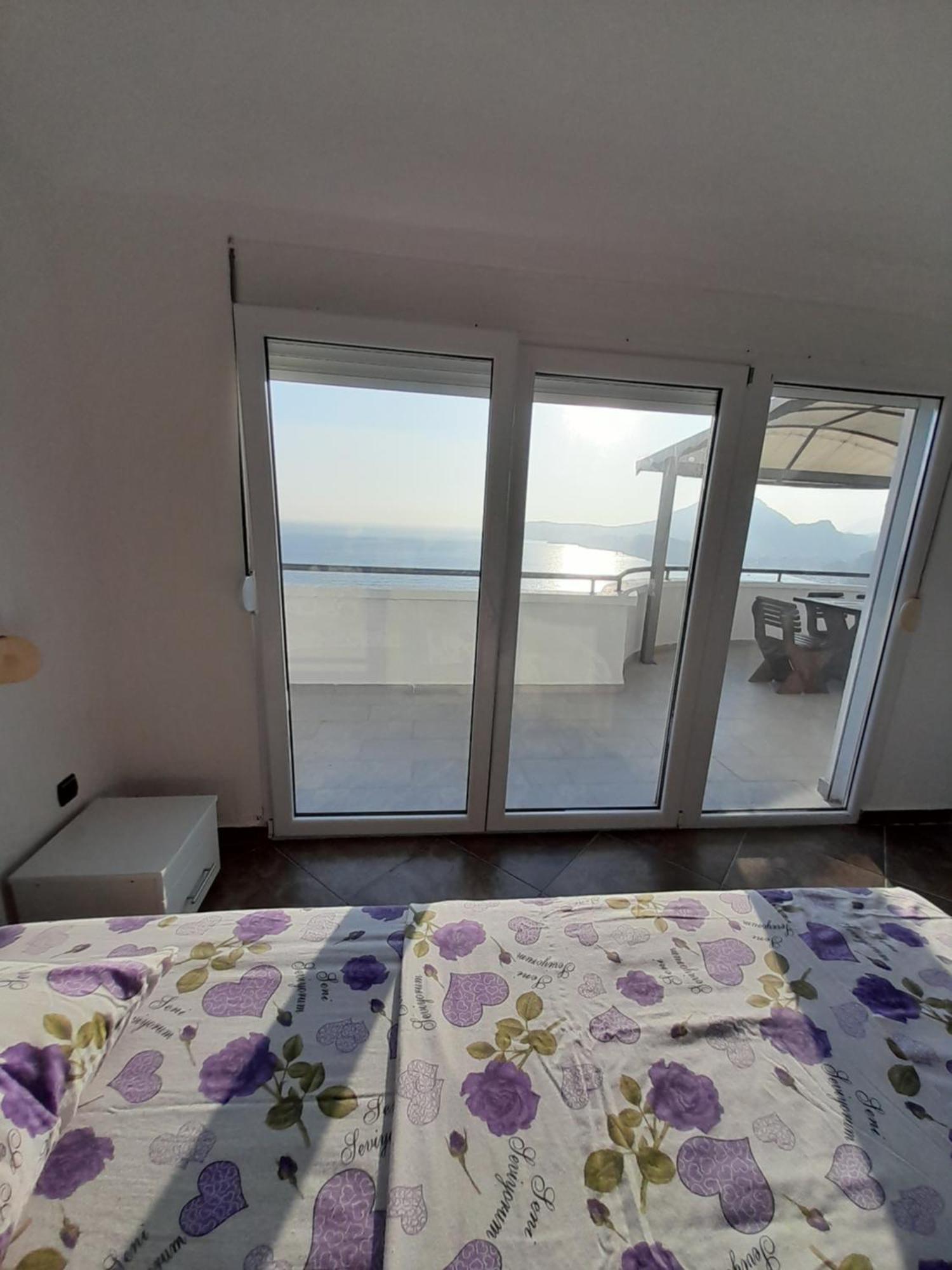 Apartmani Buena Vista بار المظهر الخارجي الصورة